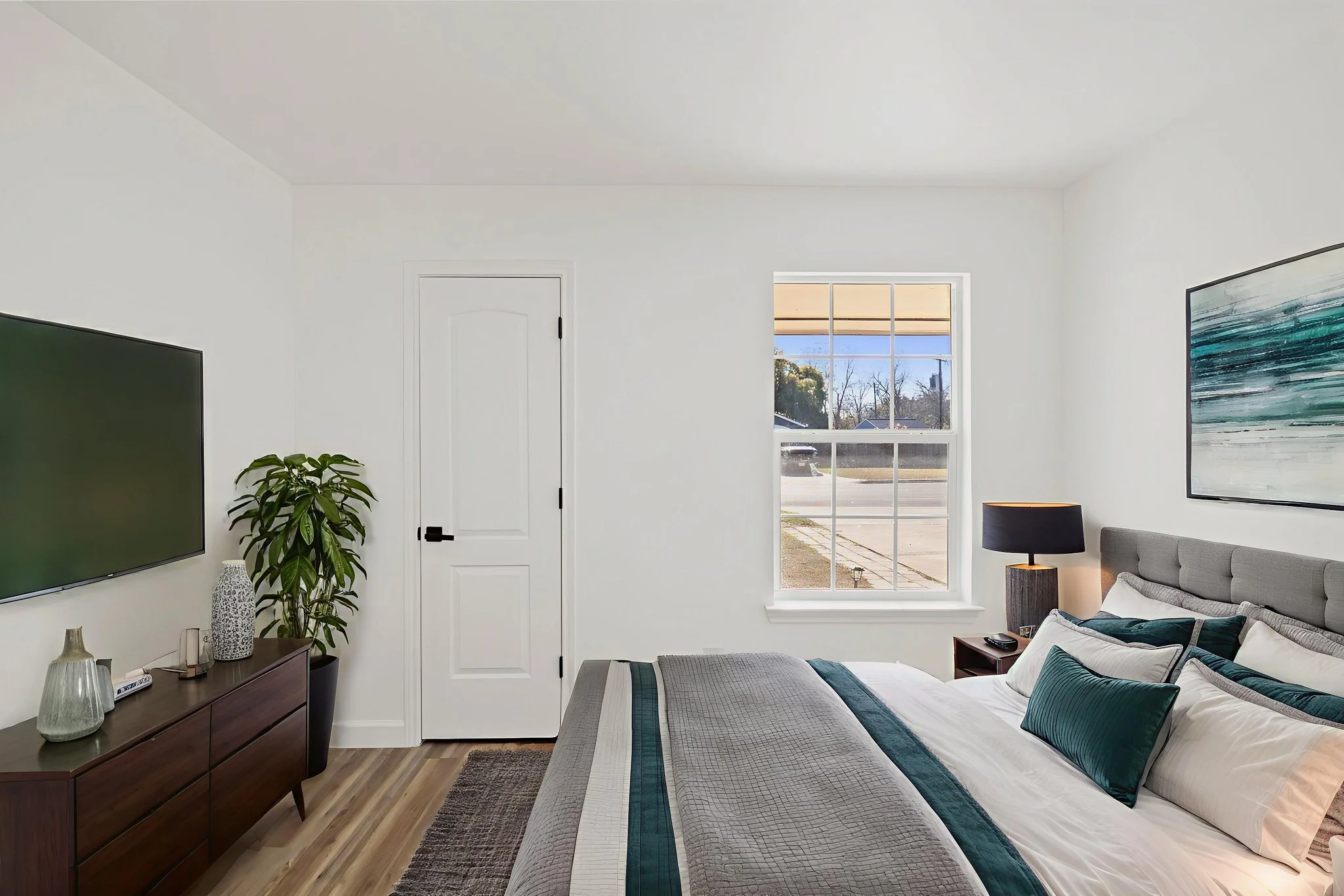 22-web-or-mls-902-virginia-dr