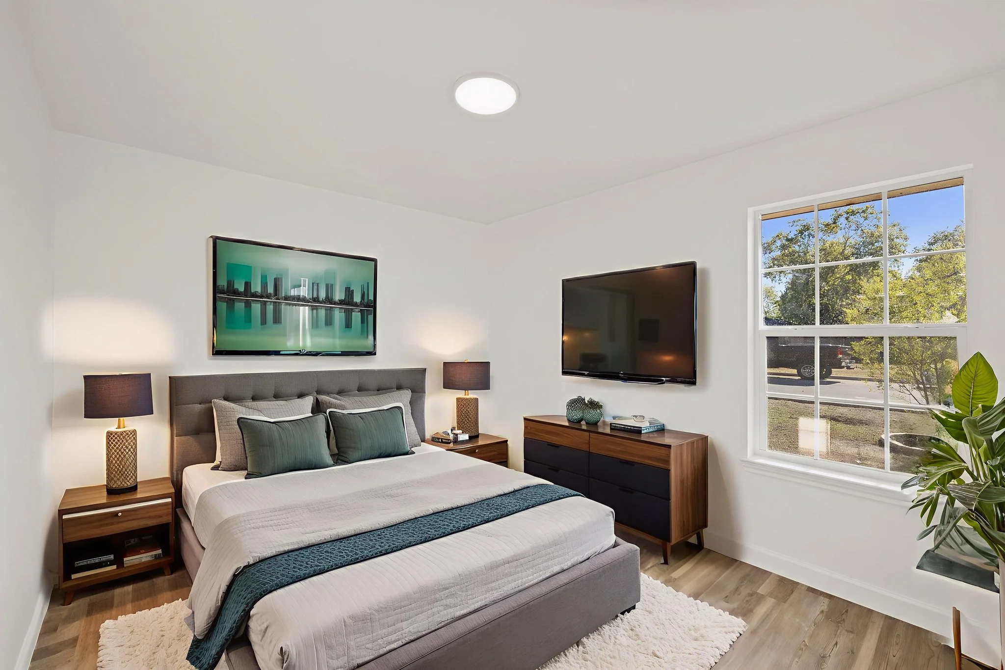 25-web-or-mls-902-virginia-dr